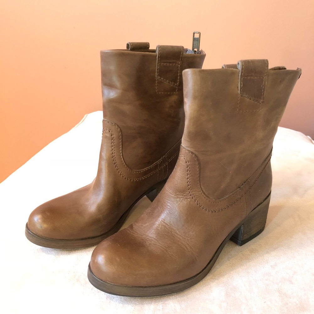 NIB Steve Madden Sonnny Leather Boots